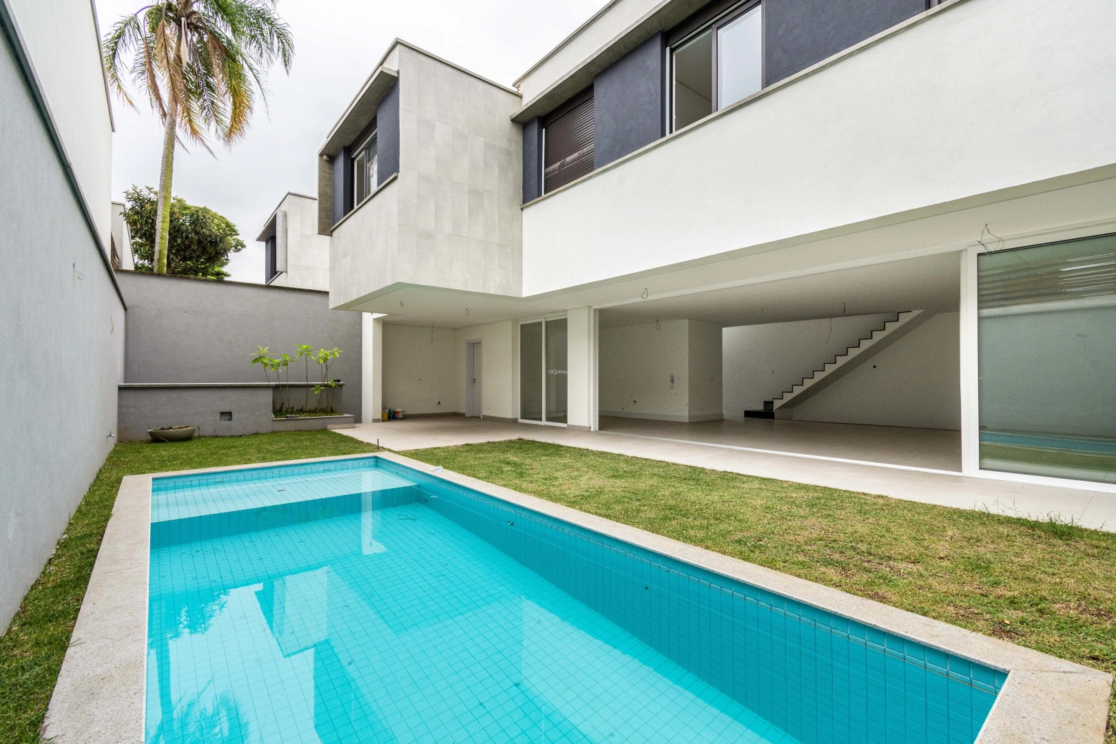 Casa nova em condomínio fechado - Imagem 1