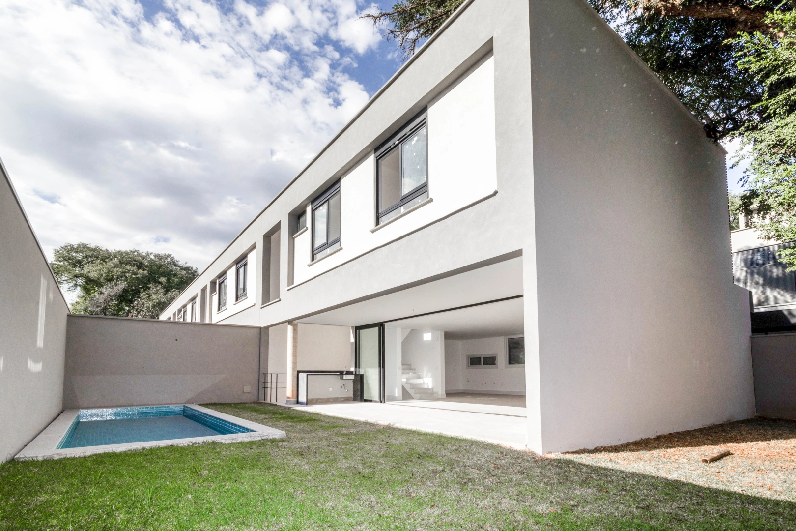 Casa nova em condomínio fechado - Imagem 2