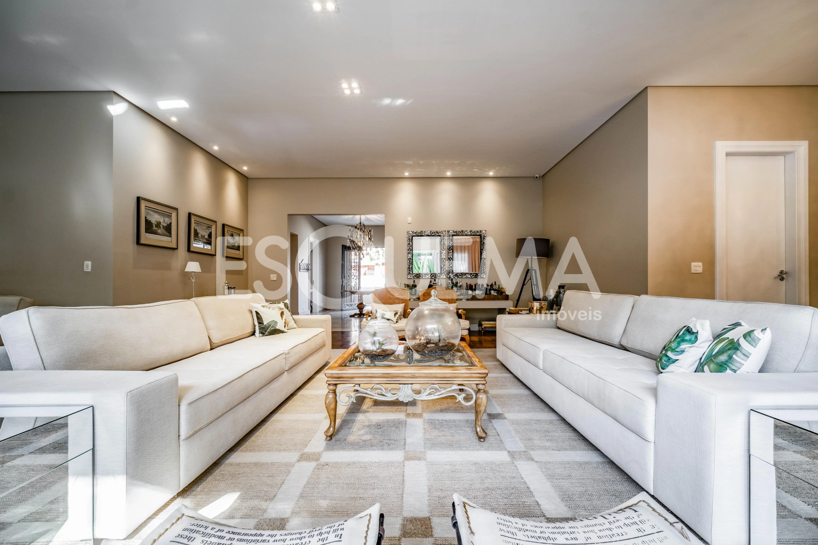 Casa em estilo clássico - Imagem 15