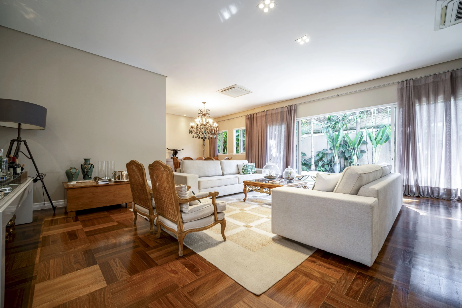 Casa em estilo clássico - Imagem 5