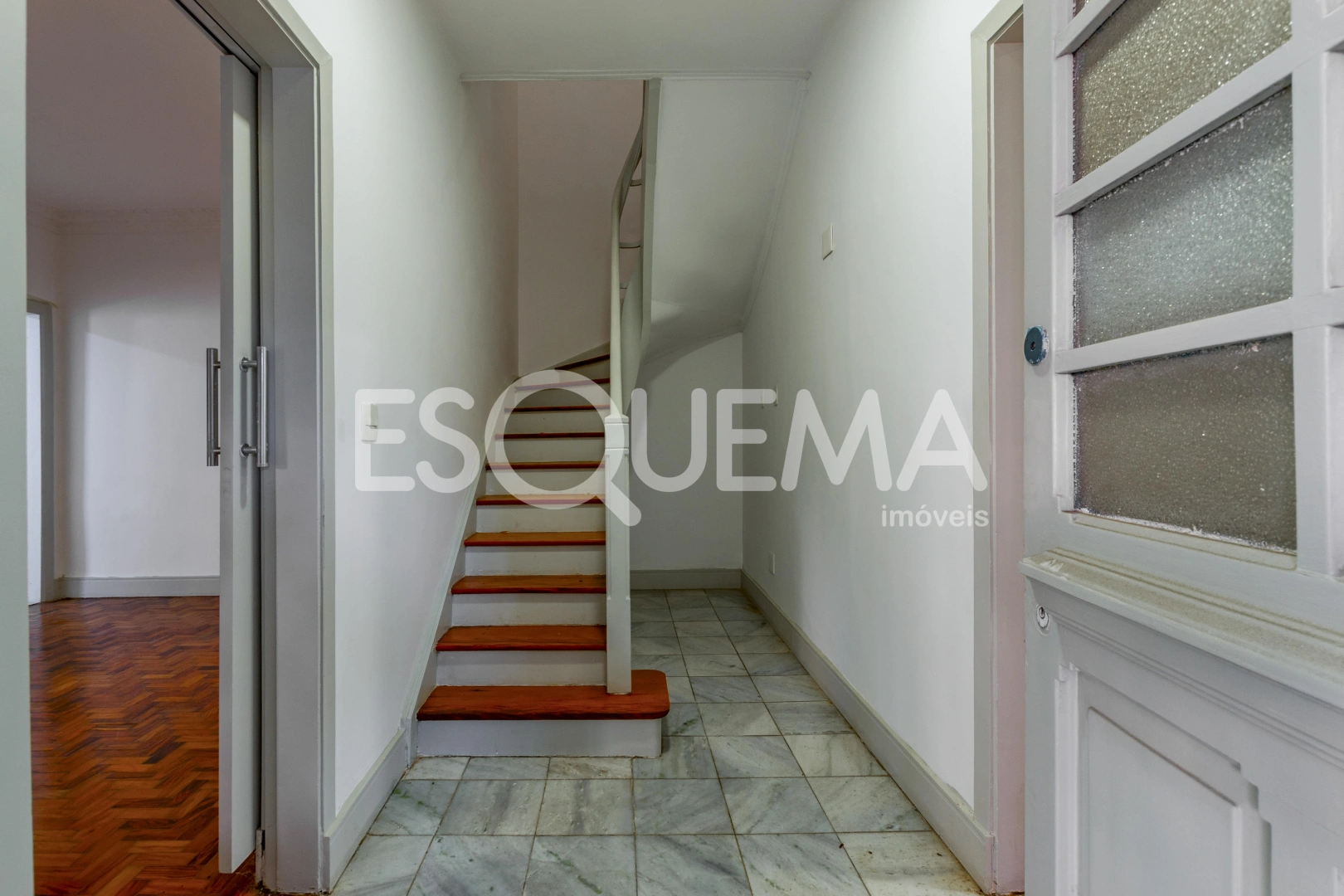 Sobrado comercial com amplo quintal - Imagem 10