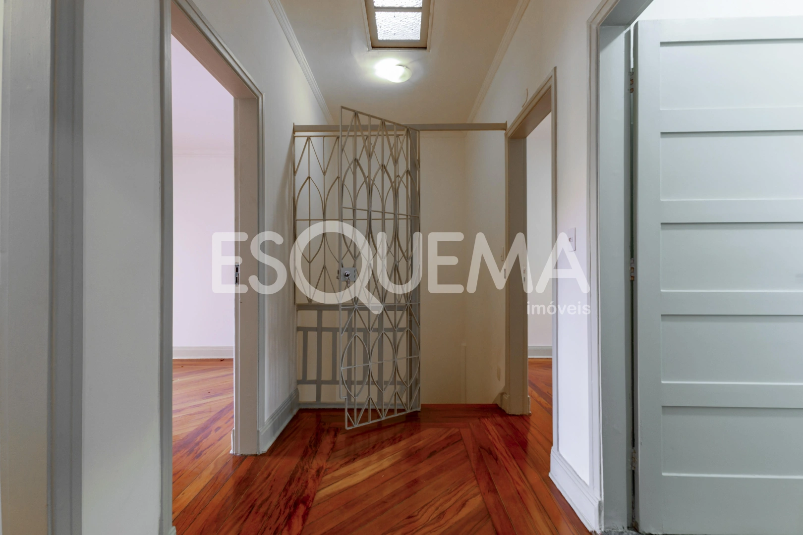 Sobrado comercial com amplo quintal - Imagem 11