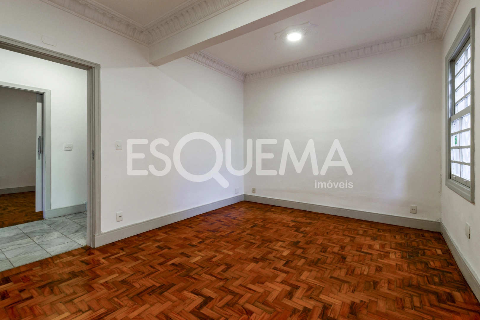 Sobrado comercial com amplo quintal - Imagem 13