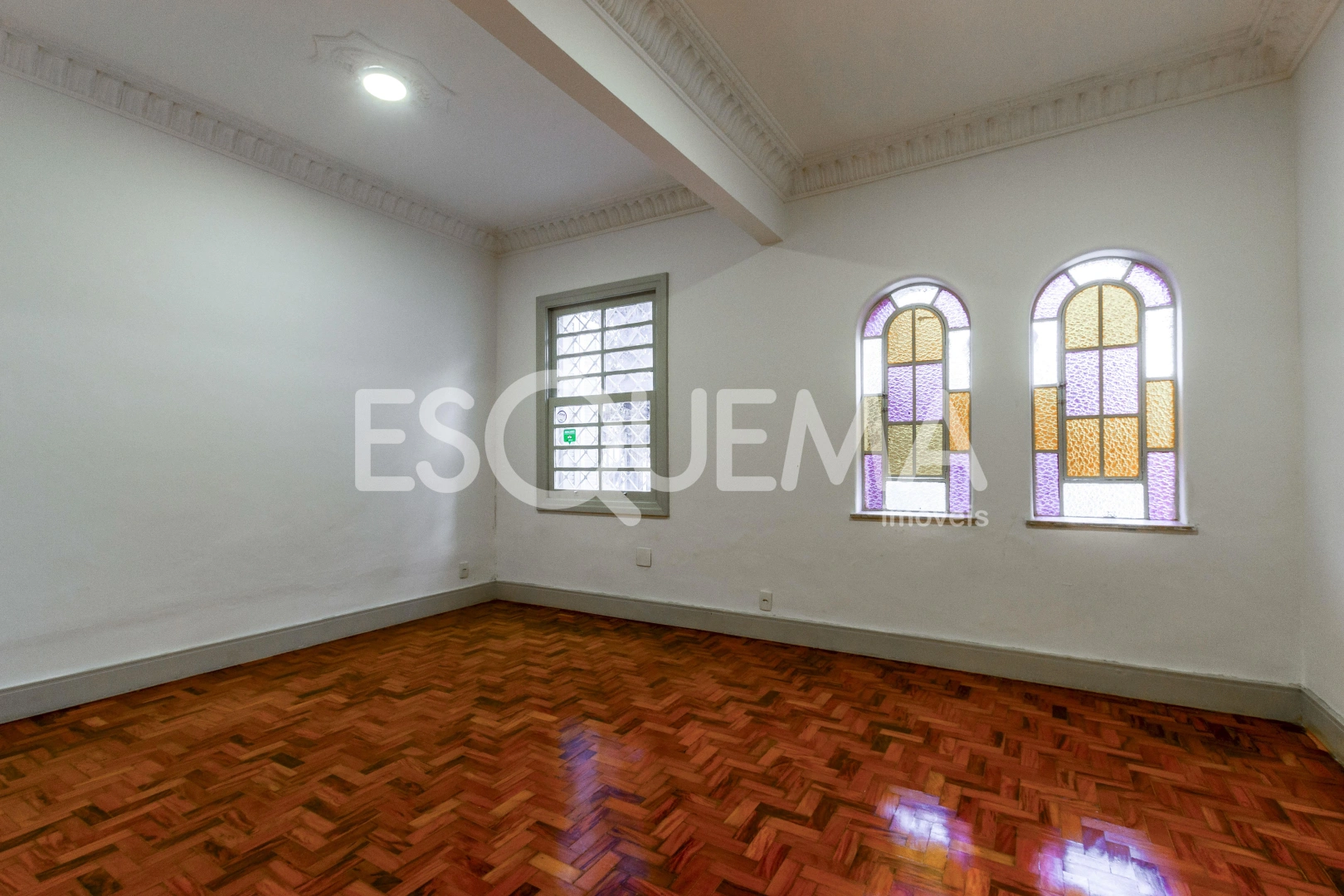 Sobrado comercial com amplo quintal - Imagem 6