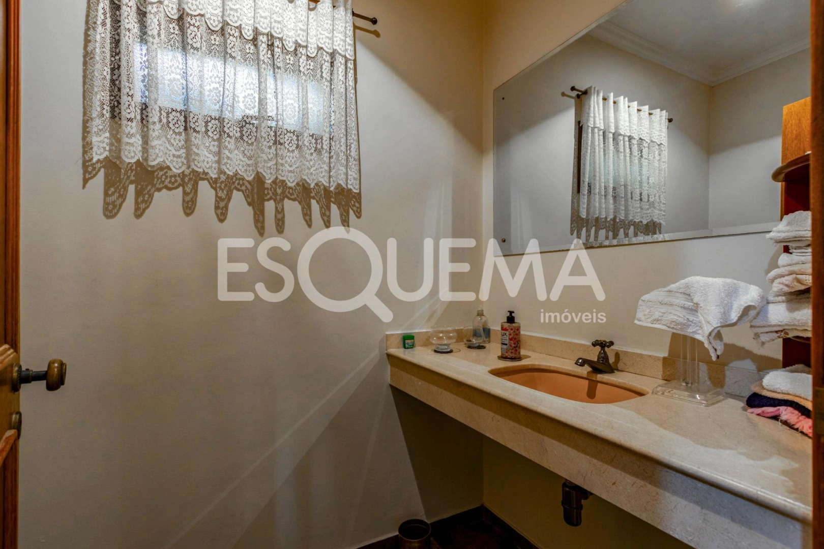Casa em rua segura e arborizada - Imagem 8