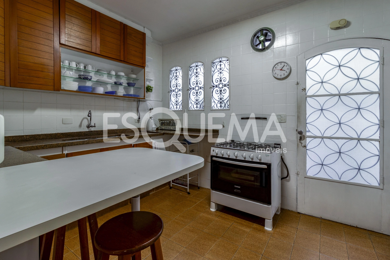Casa em rua tranquila e arborizada - Imagem 11