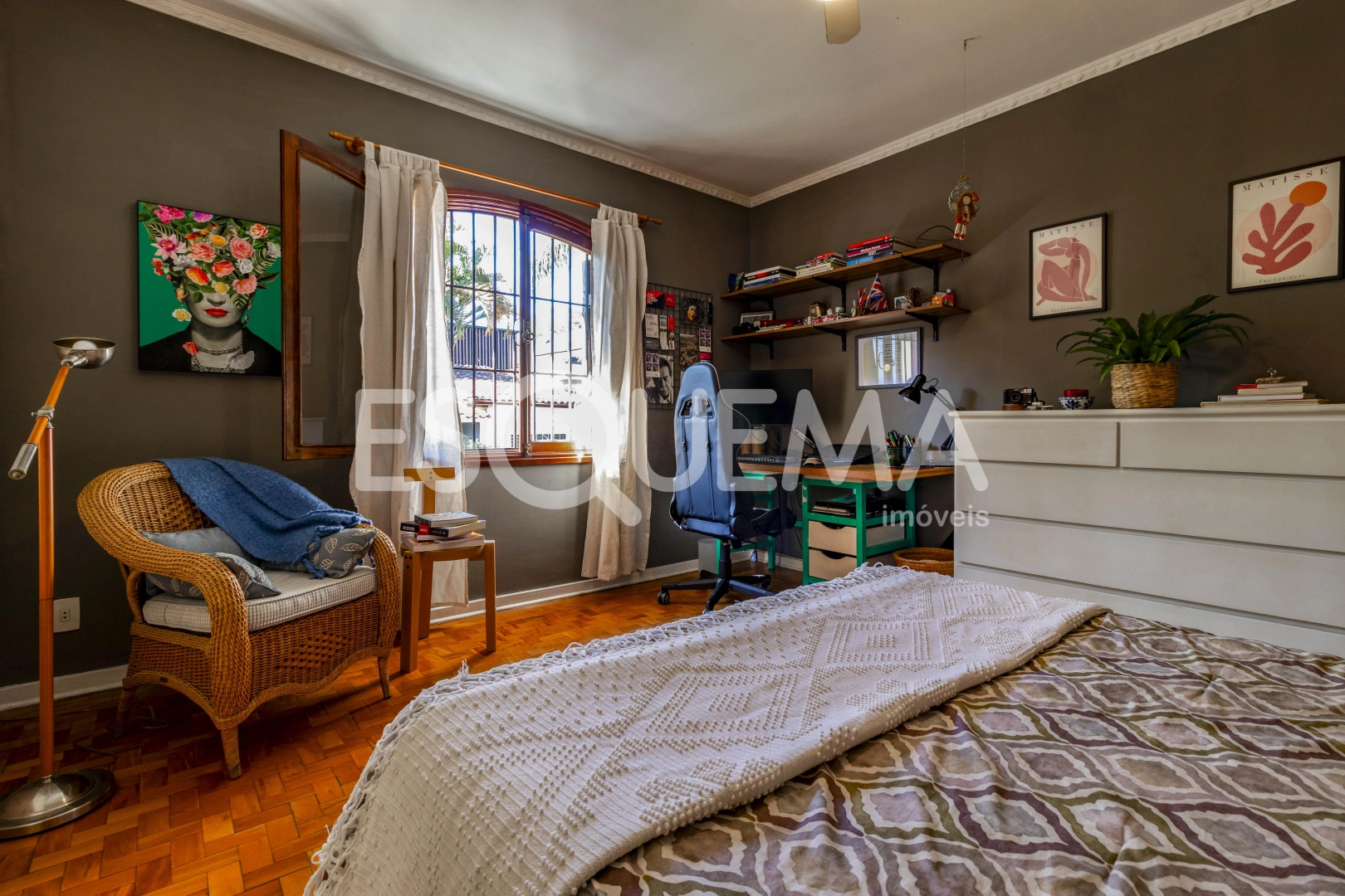 Casa em rua tranquila e arborizada - Imagem 13