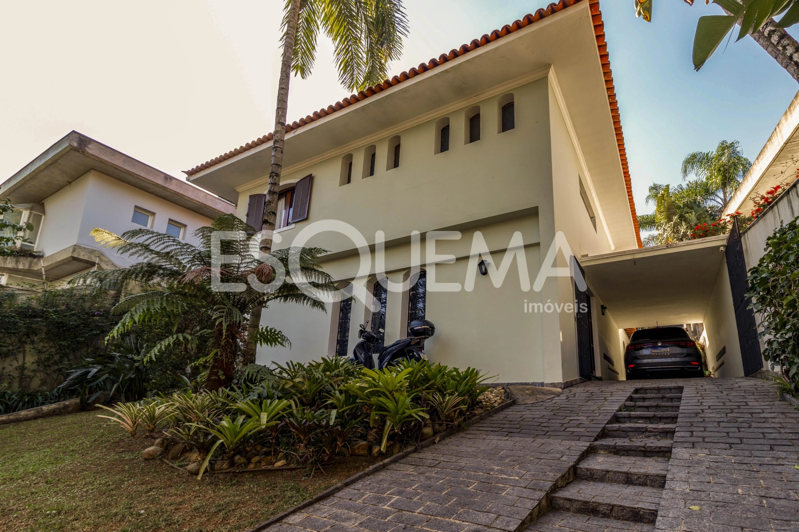 Casa em rua tranquila e arborizada - Imagem 1