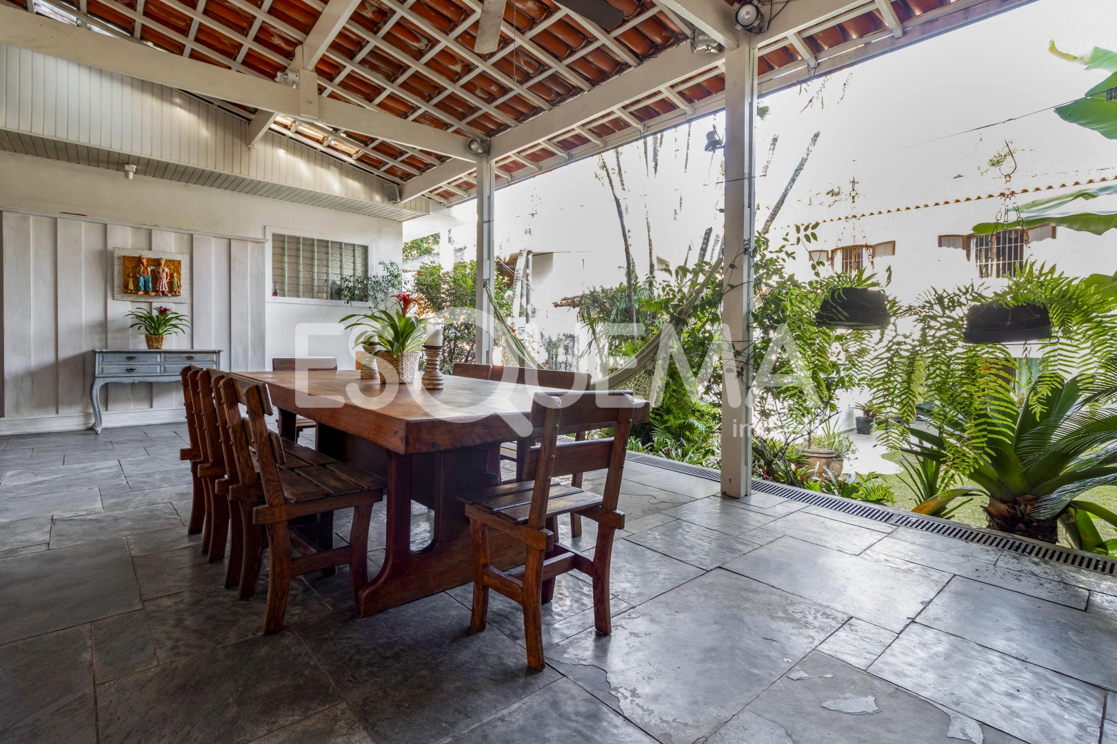 Casa em rua tranquila e arborizada - Imagem 4