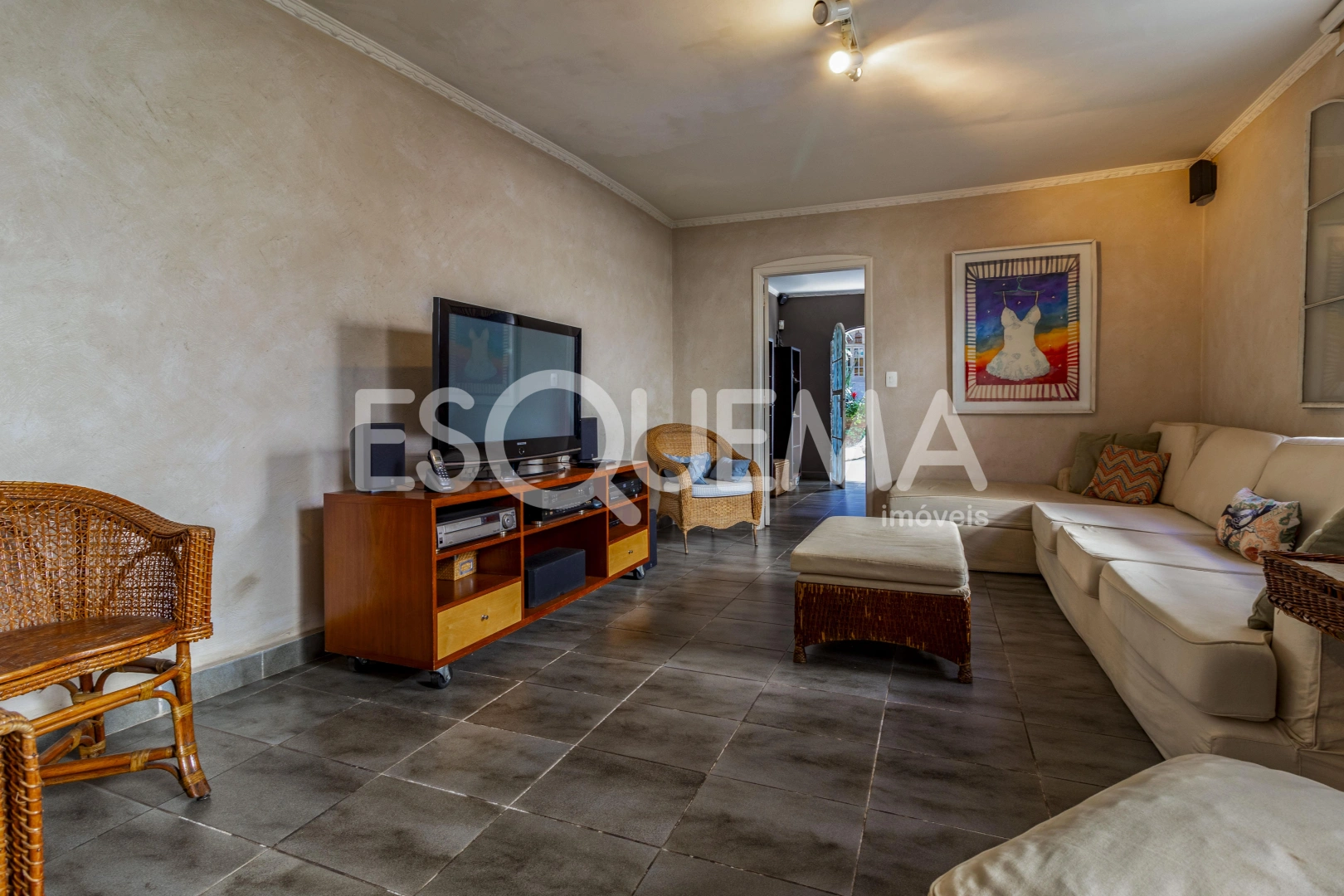 Casa em rua tranquila e arborizada - Imagem 8