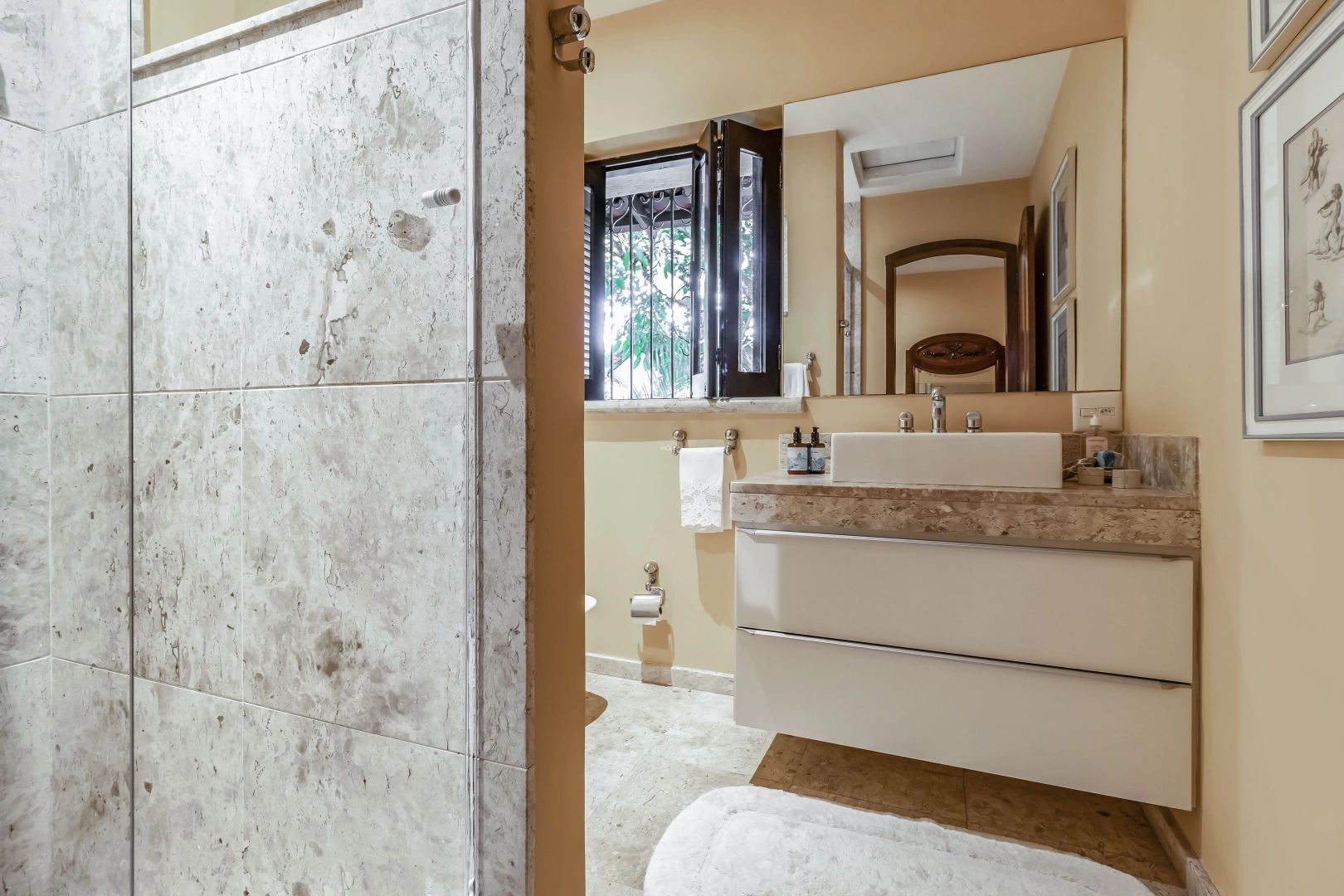 Mansão em estilo Toscano - Imagem 13