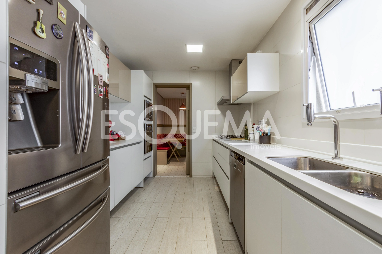Apartamento com 4 suítes em edifício neoclássico - Imagem 13