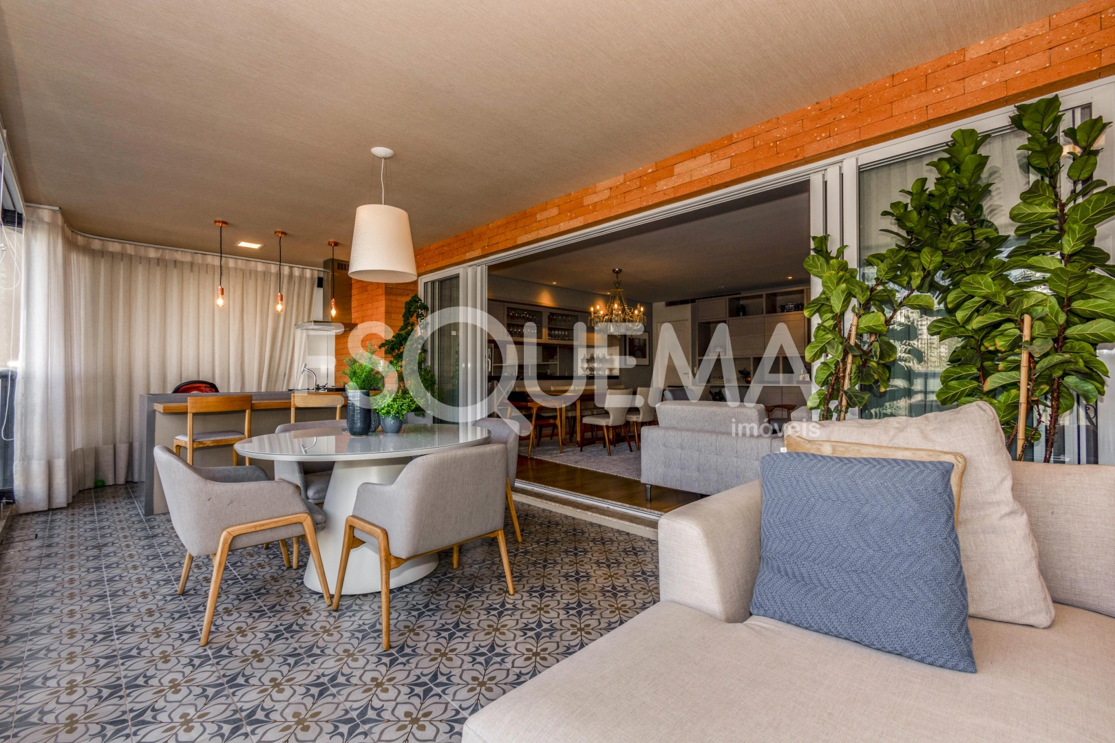 Apartamento com 4 suítes em edifício neoclássico - Imagem 4