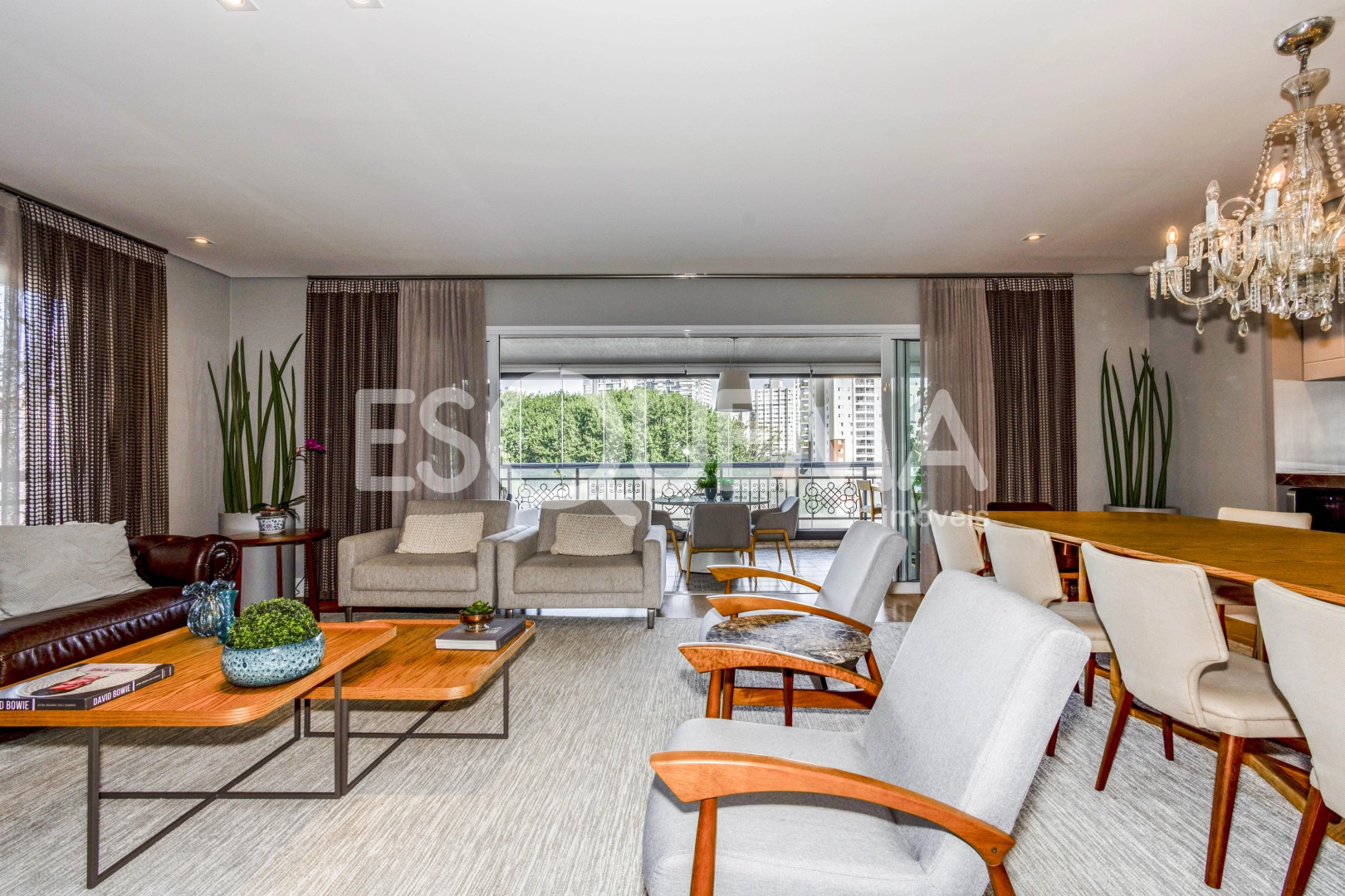 Apartamento com 4 suítes em edifício neoclássico - Imagem 6