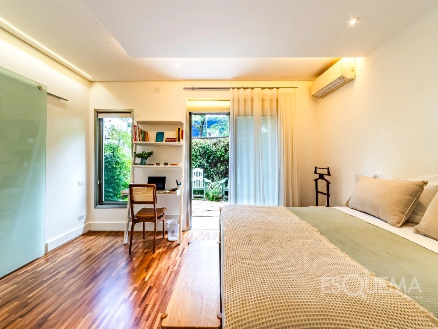 Casa térrea reformada em ótima localização - Imagem 14