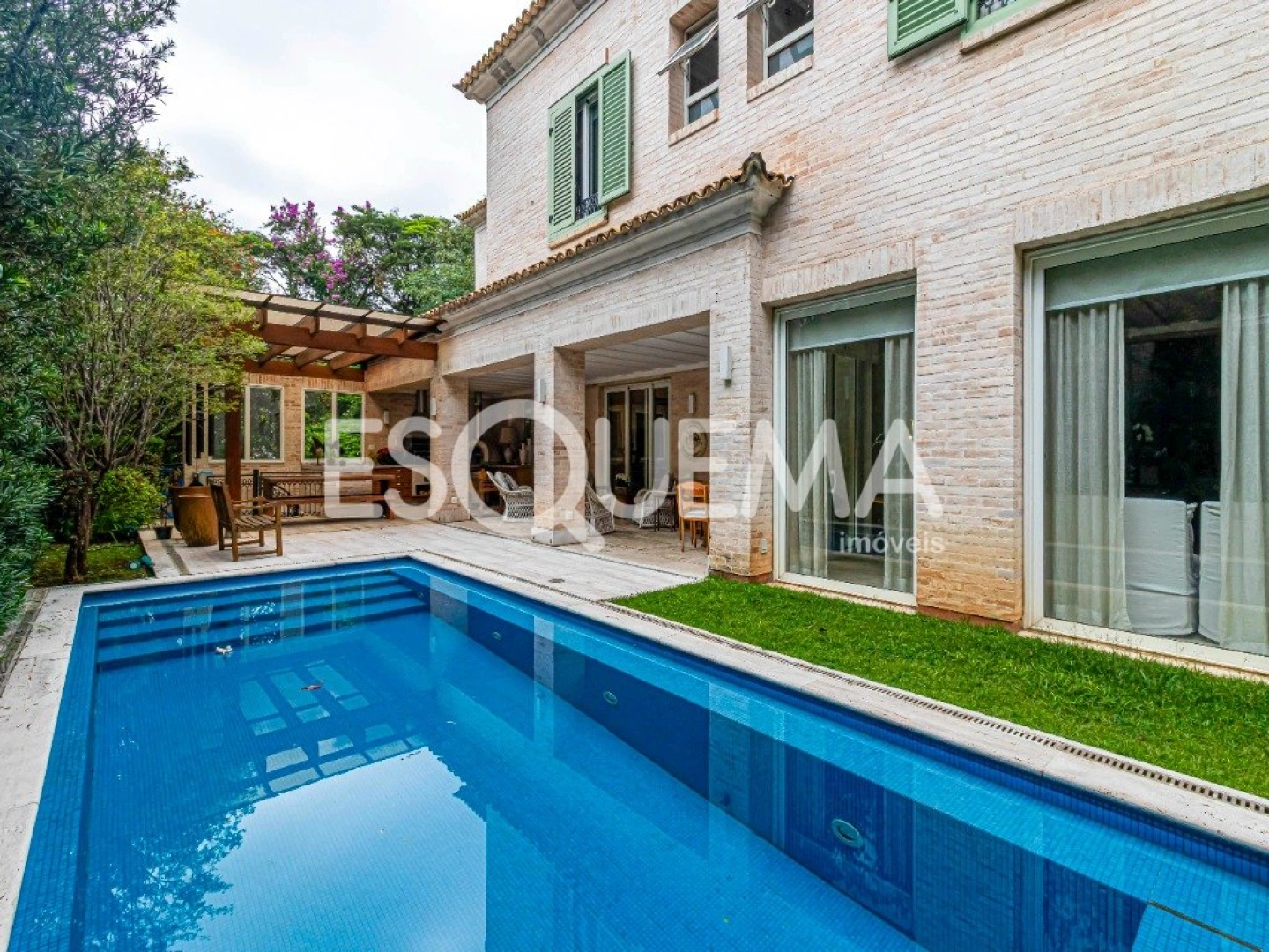 Casa pronta para morar em dos melhores condomínios do bairro - Imagem 1