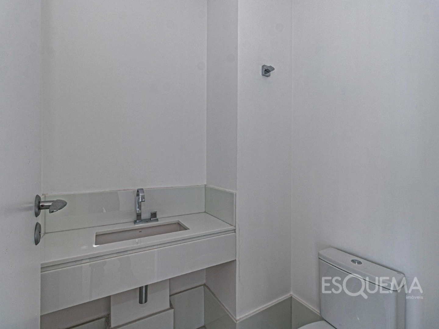 Apartamento com projeto de João Armentano a passos do Parque Ibirapuera - Imagem 11