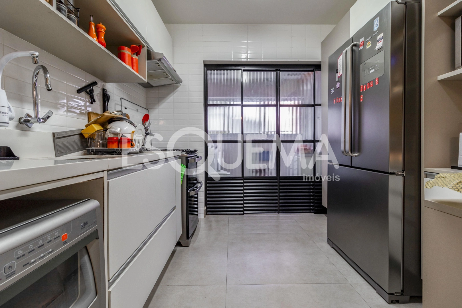 Apartamento reformado em ótima localização - Imagem 11