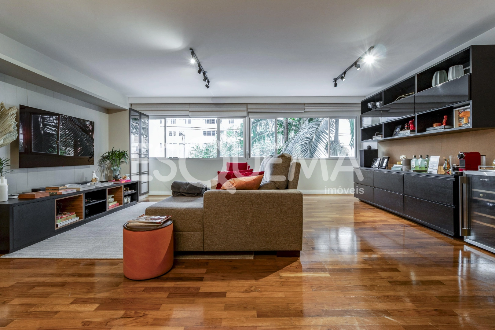 Apartamento reformado em ótima localização - Imagem 1