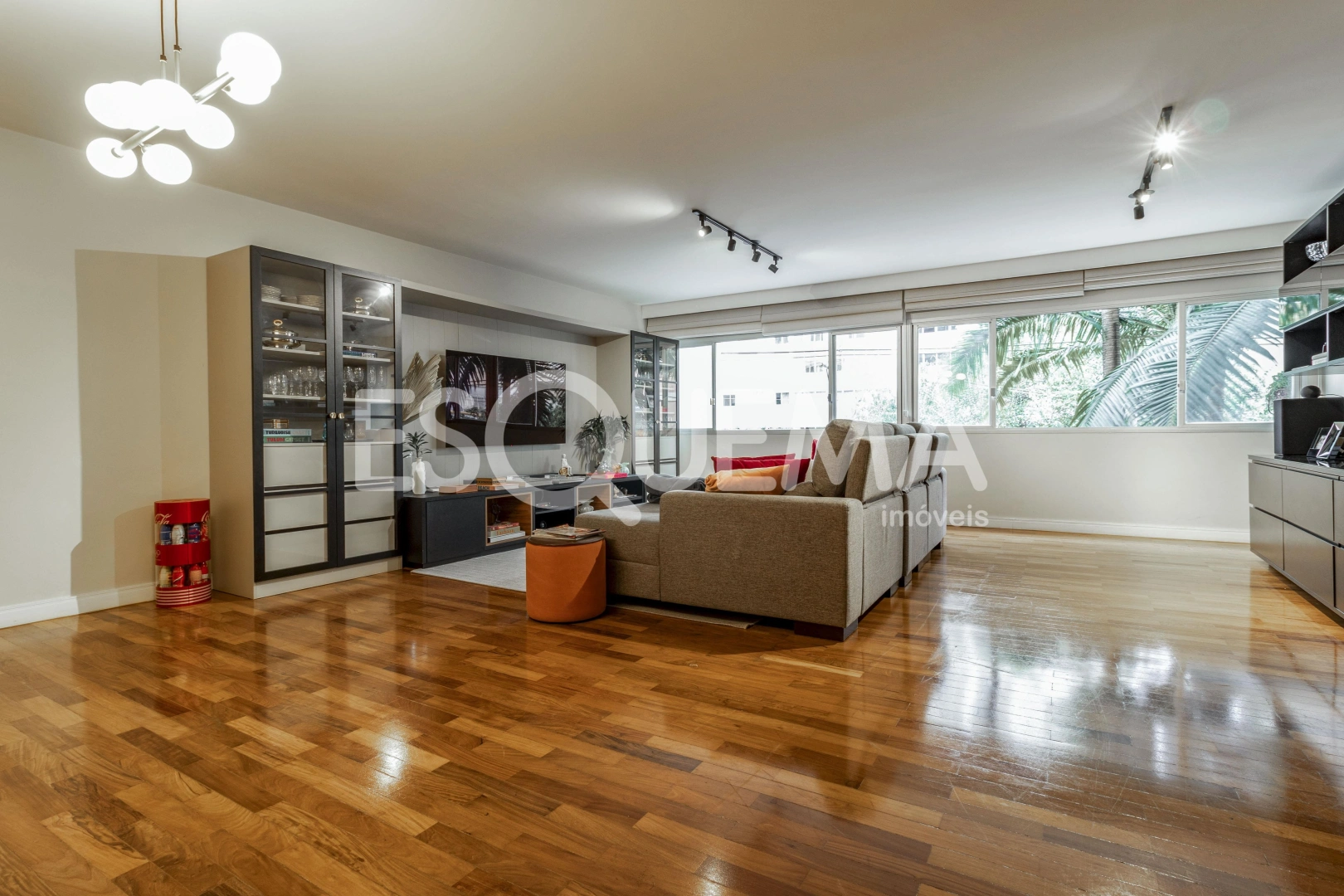 Apartamento reformado em ótima localização - Imagem 2