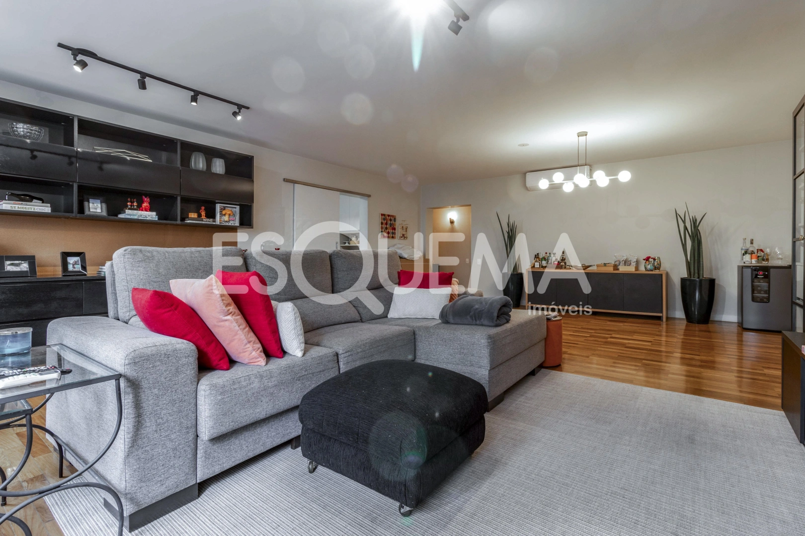 Apartamento reformado em ótima localização - Imagem 5