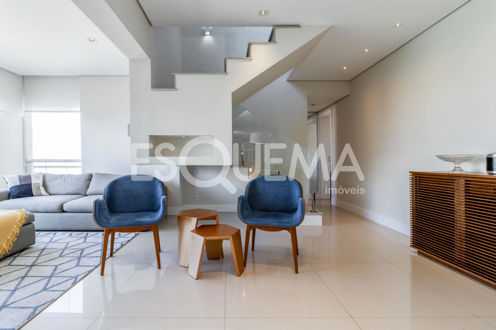 Cobertura duplex mobiliada com vista privilegiada - Imagem 7