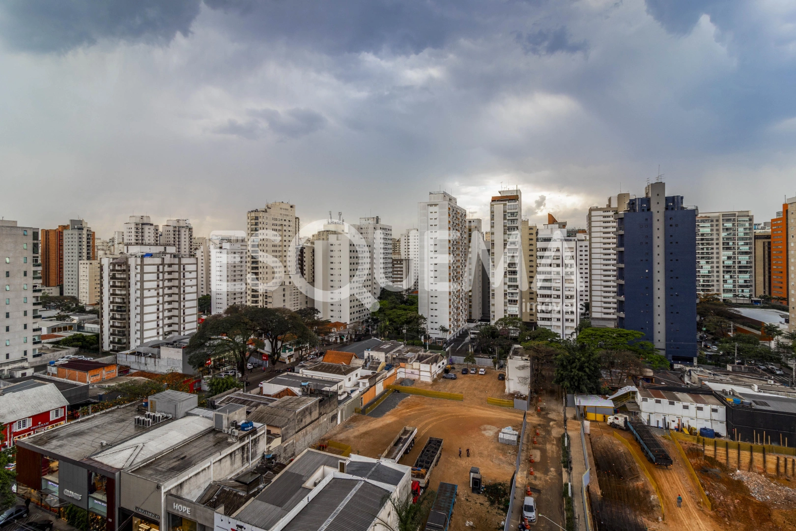 Apartamento reformado em condomínio completo - Imagem 2