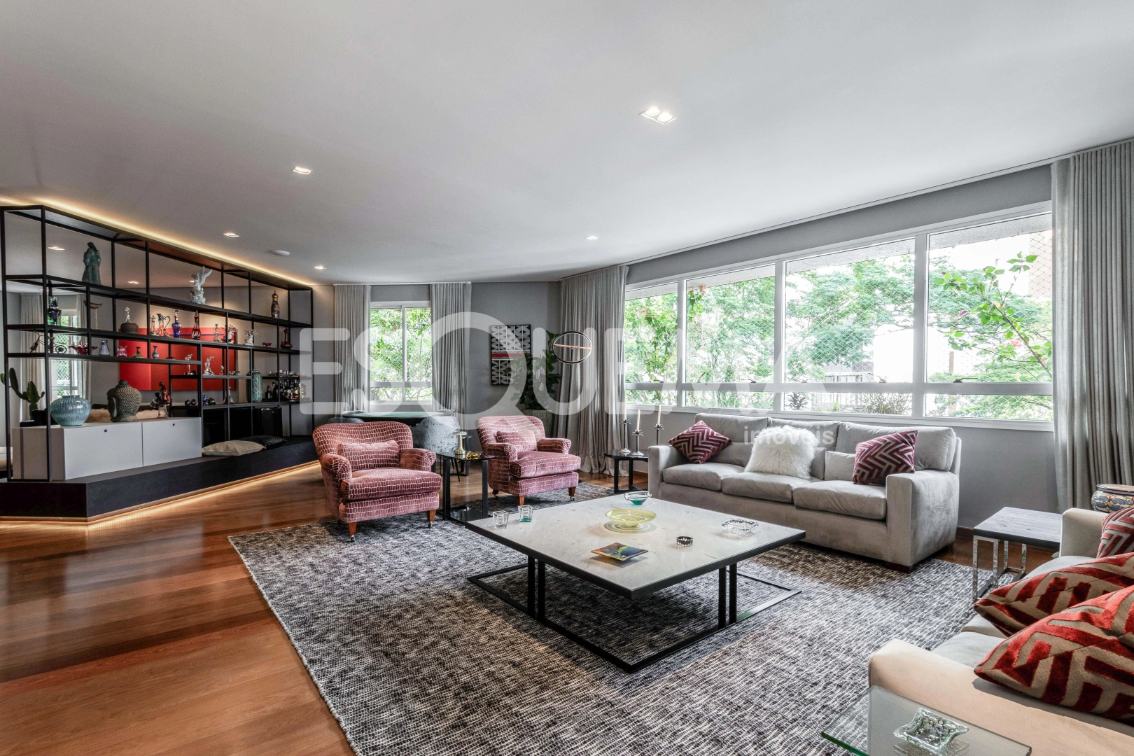 Apartamento reformado e contemporâneo - Imagem 1