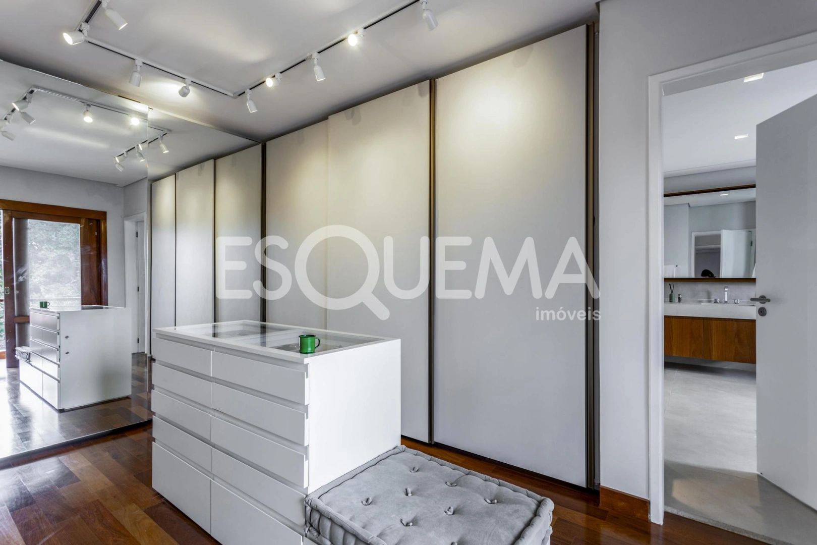 Casa recém-reformada próxima ao Parque do Cordeiro - Imagem 10