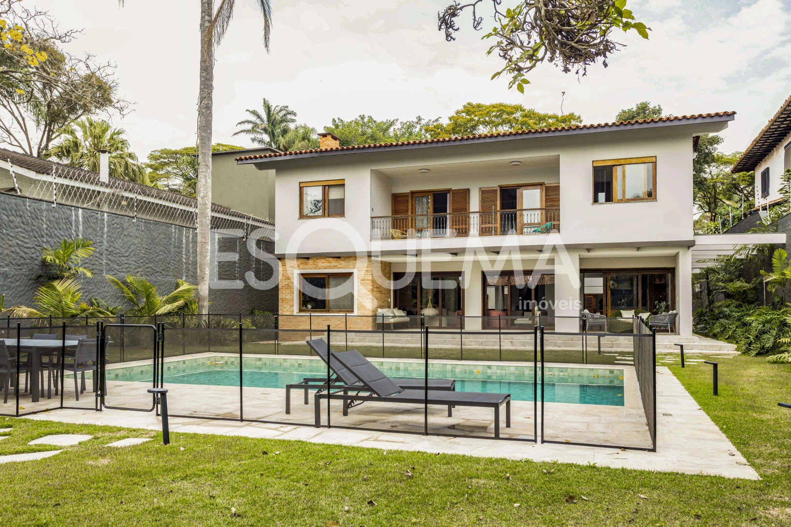 Casa recém-reformada próxima ao Parque do Cordeiro - Imagem 1