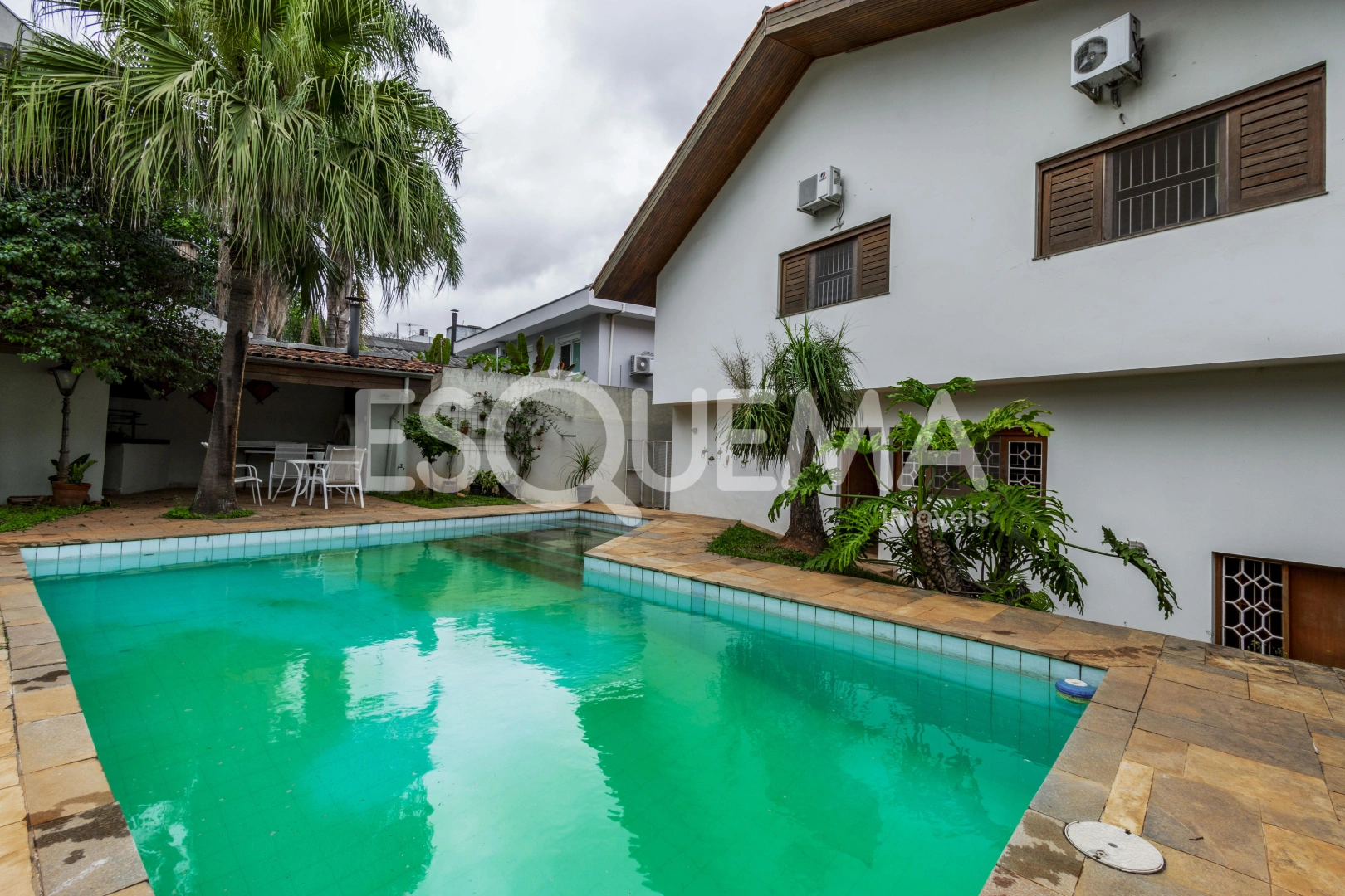 Casa ampla com ar de interior - Imagem 2