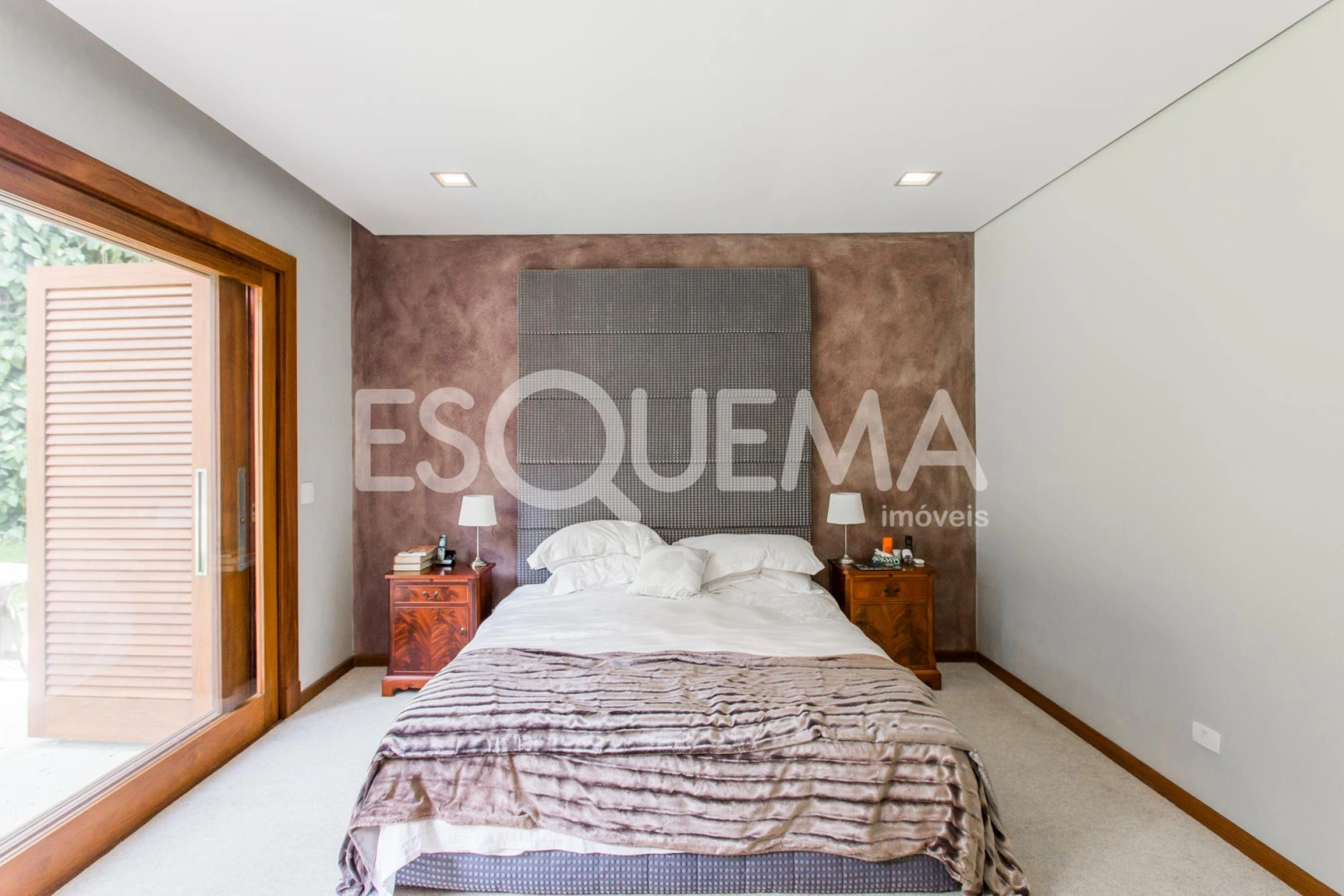 Casa recém-reformada em ótima localização - Imagem 10
