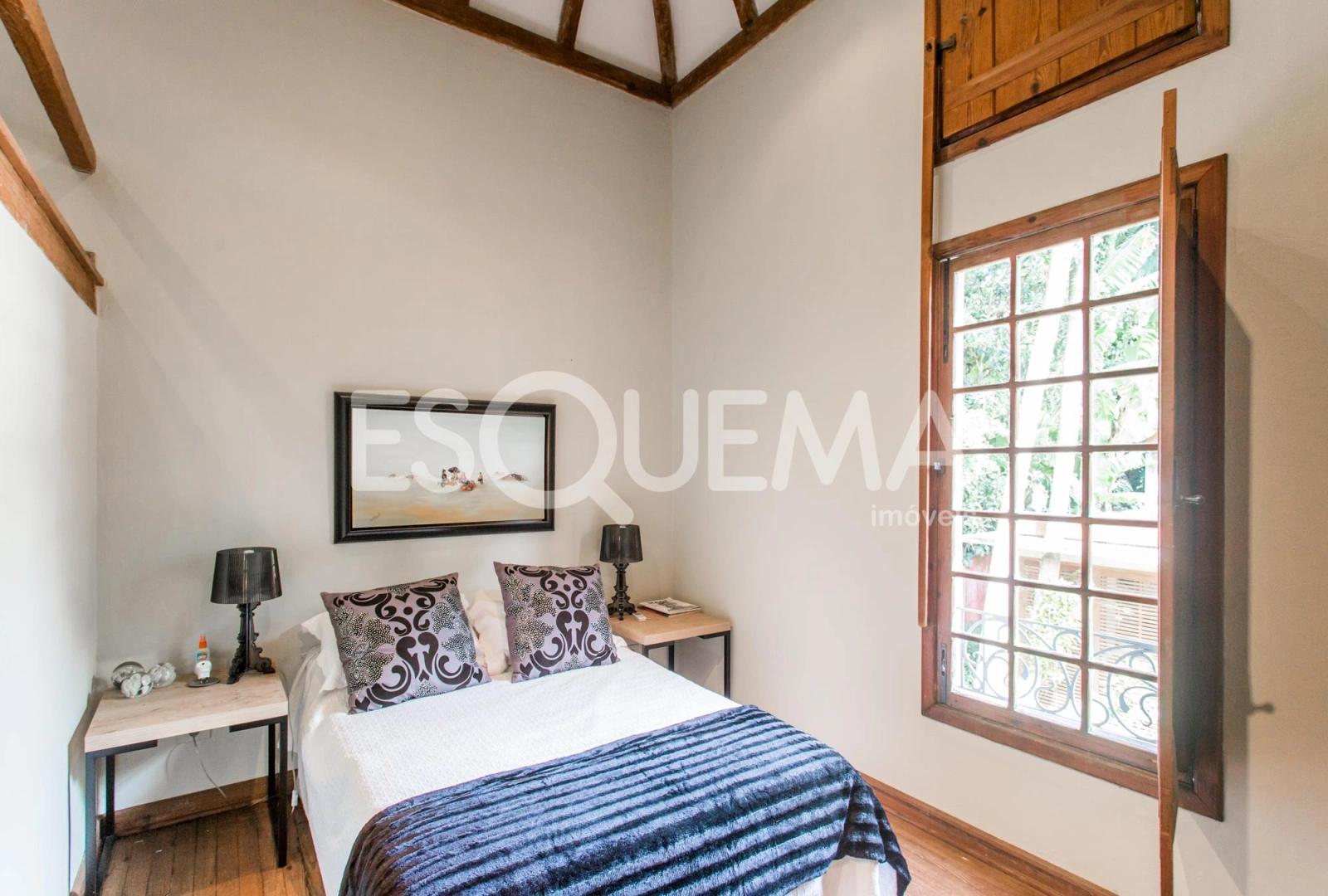 Casa recém-reformada em ótima localização - Imagem 12