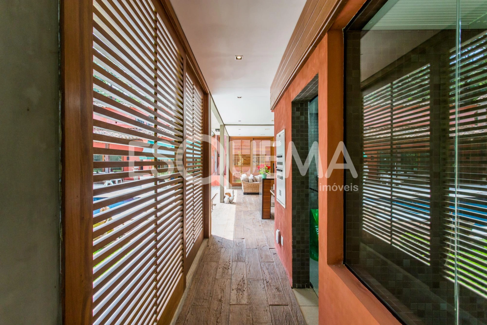 Casa recém-reformada em ótima localização - Imagem 14