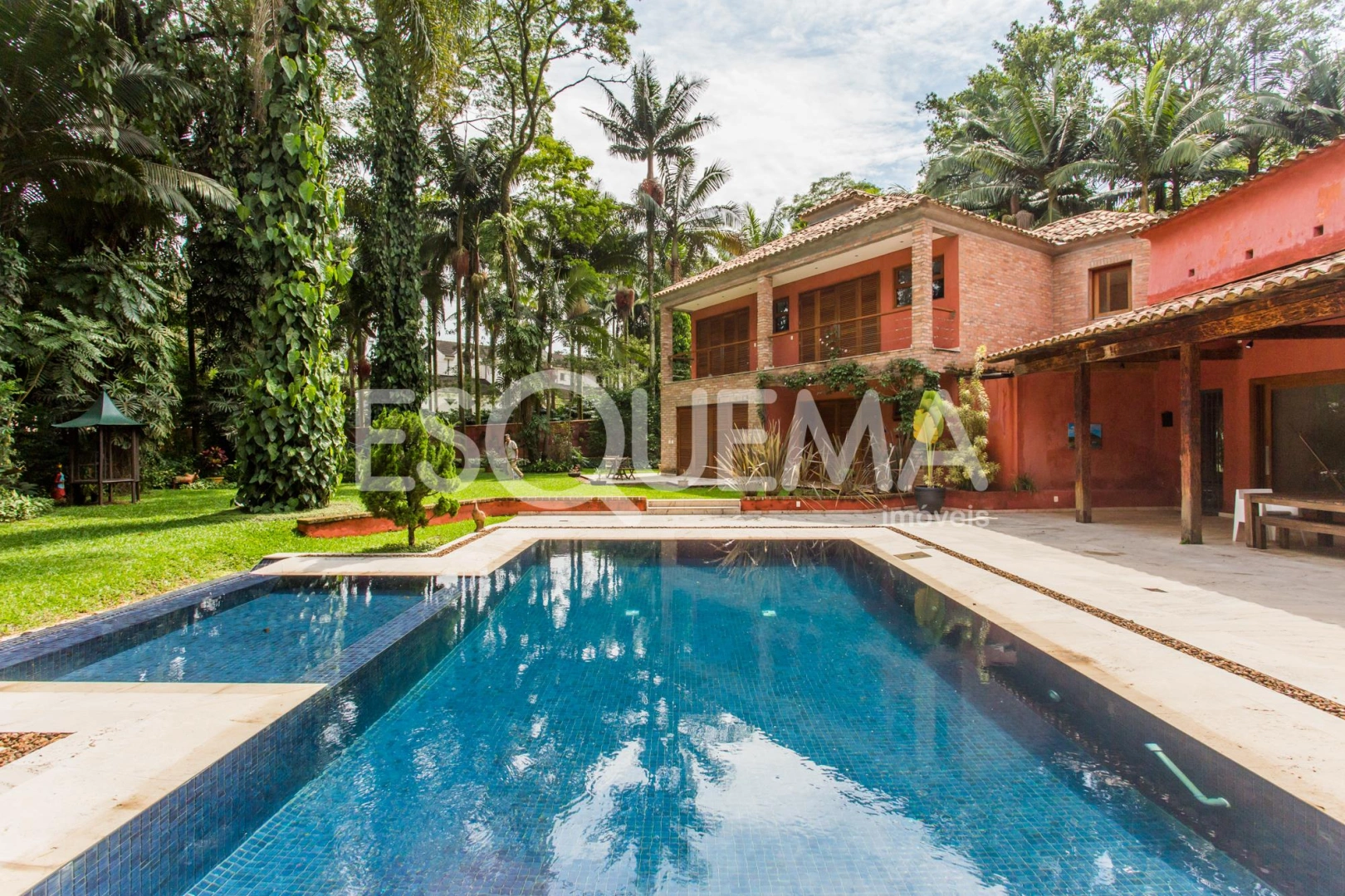 Casa recém-reformada em ótima localização - Imagem 1