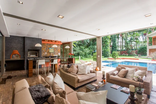 Casa recém-reformada em ótima localização