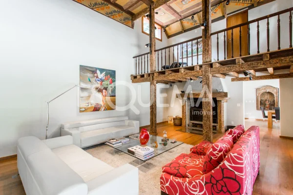 Casa recém-reformada em ótima localização