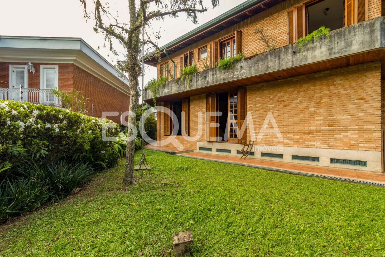 Casa próxima ao Colégio Porto Seguro - Imagem 1