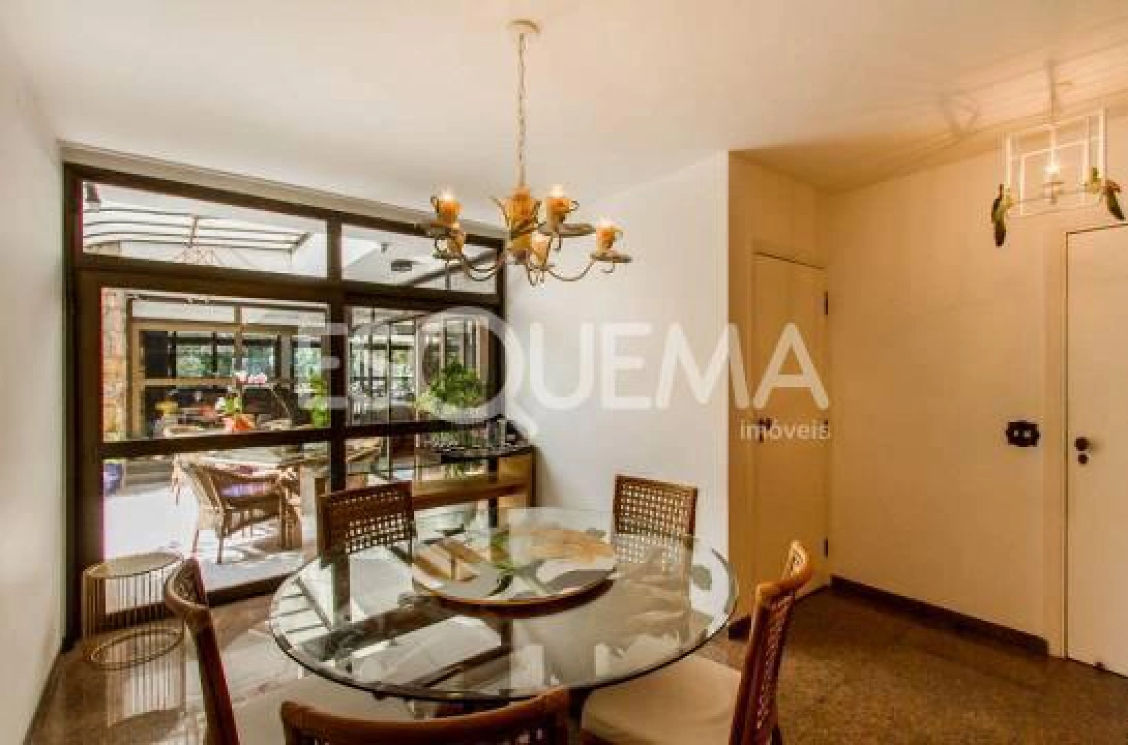 Casa em terreno amplo - Imagem 11