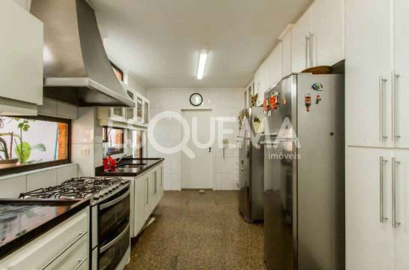 Casa em terreno amplo - Imagem 12