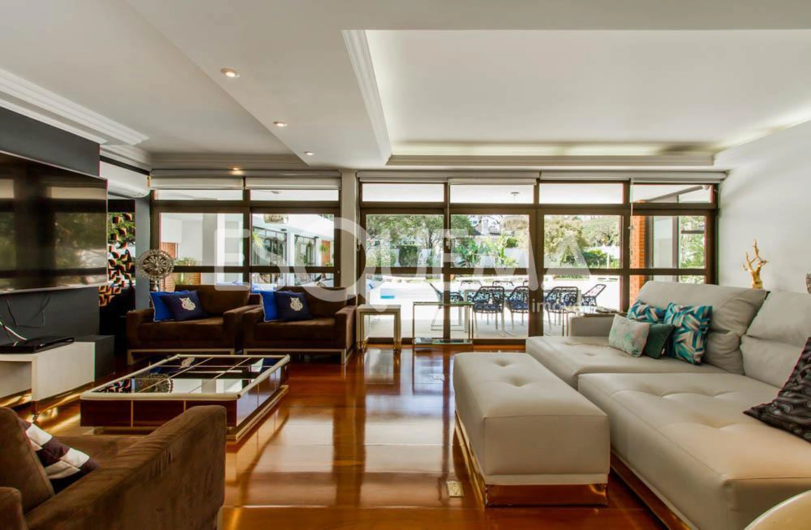 Casa em terreno amplo - Imagem 5
