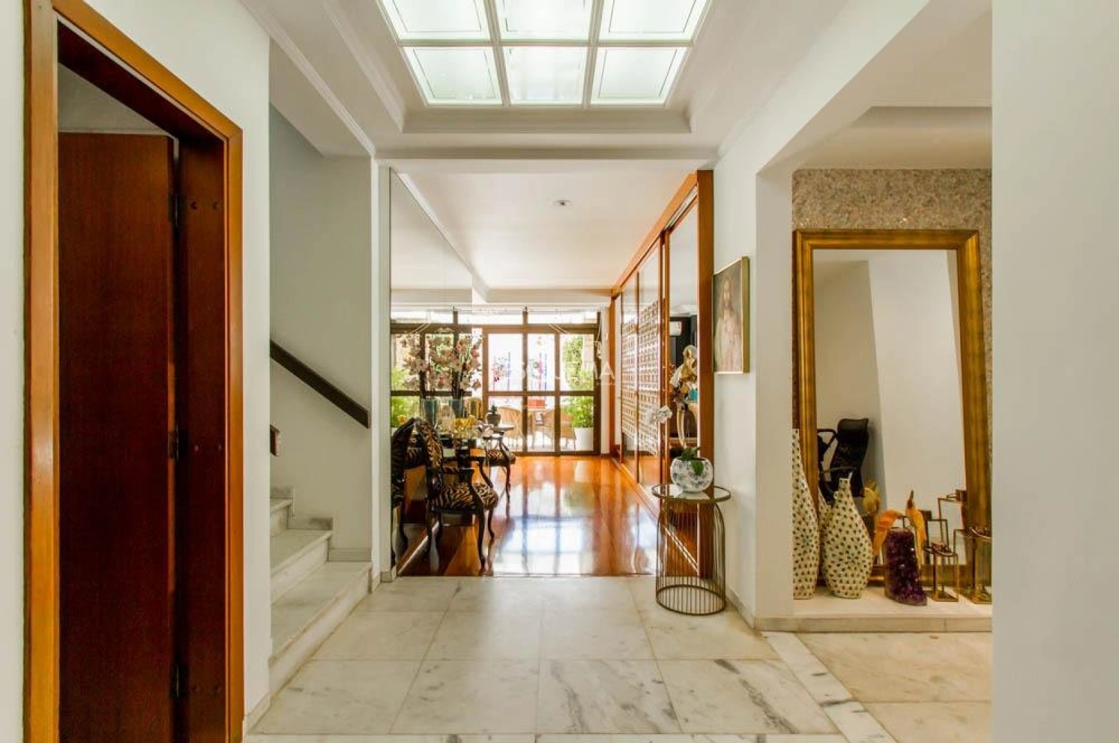 Casa em terreno amplo - Imagem 6