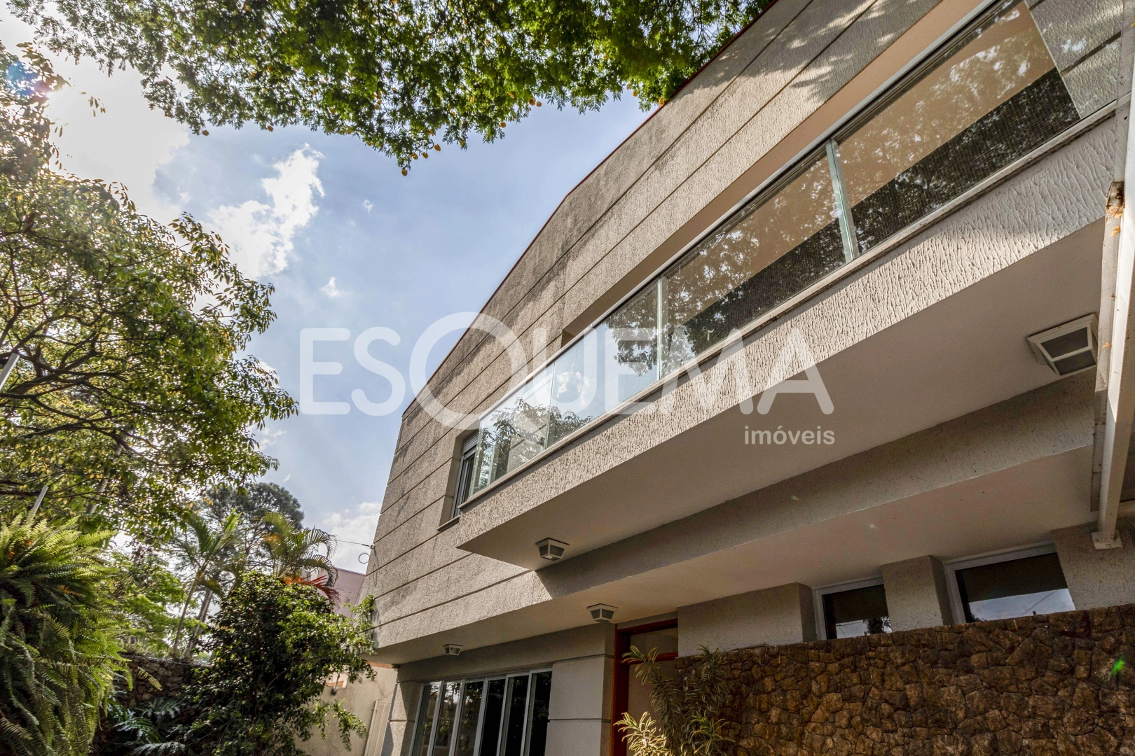 Casa com muito verde em Moema - Imagem 4