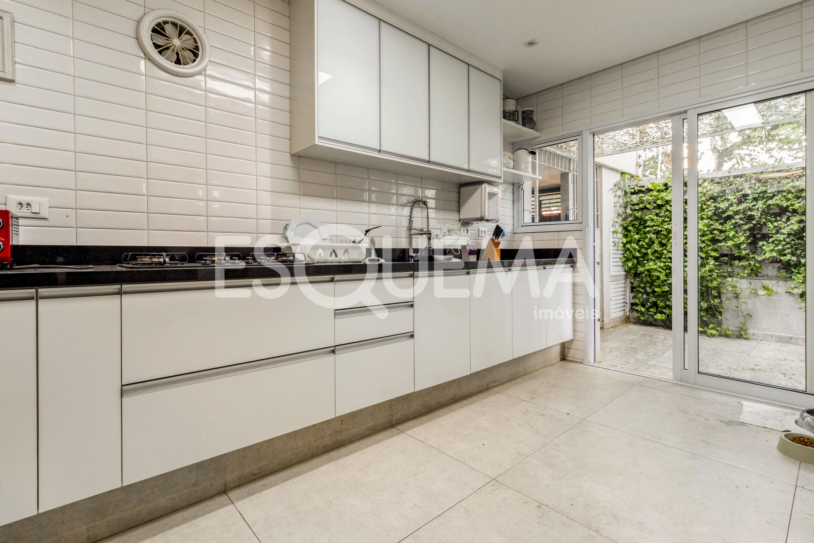 Casa com muito verde em Moema - Imagem 7