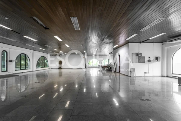 Casa comercial ampla na Cidade Jardim