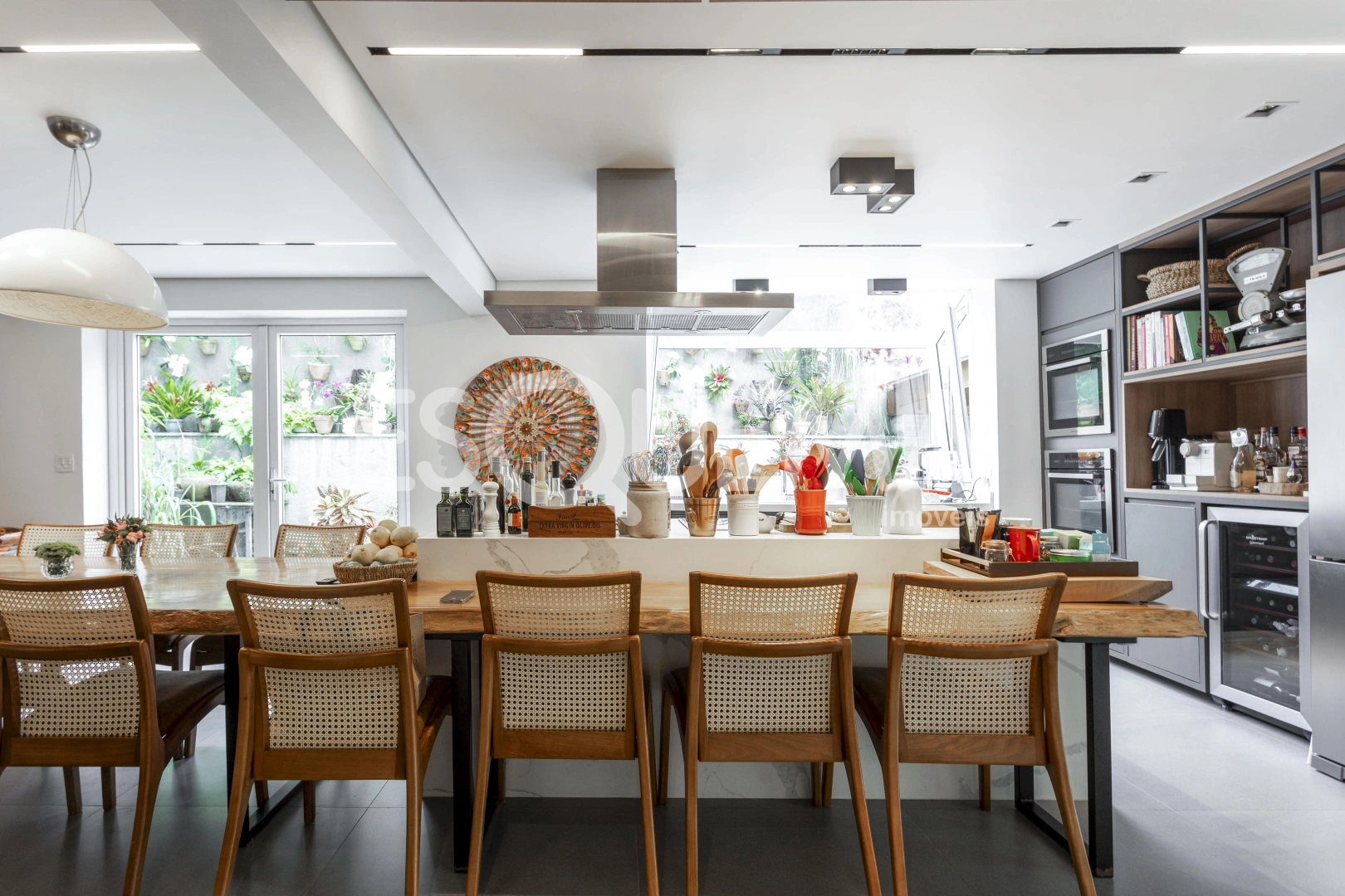 Casa rodeada por belo jardim no Morumbi - Imagem 8