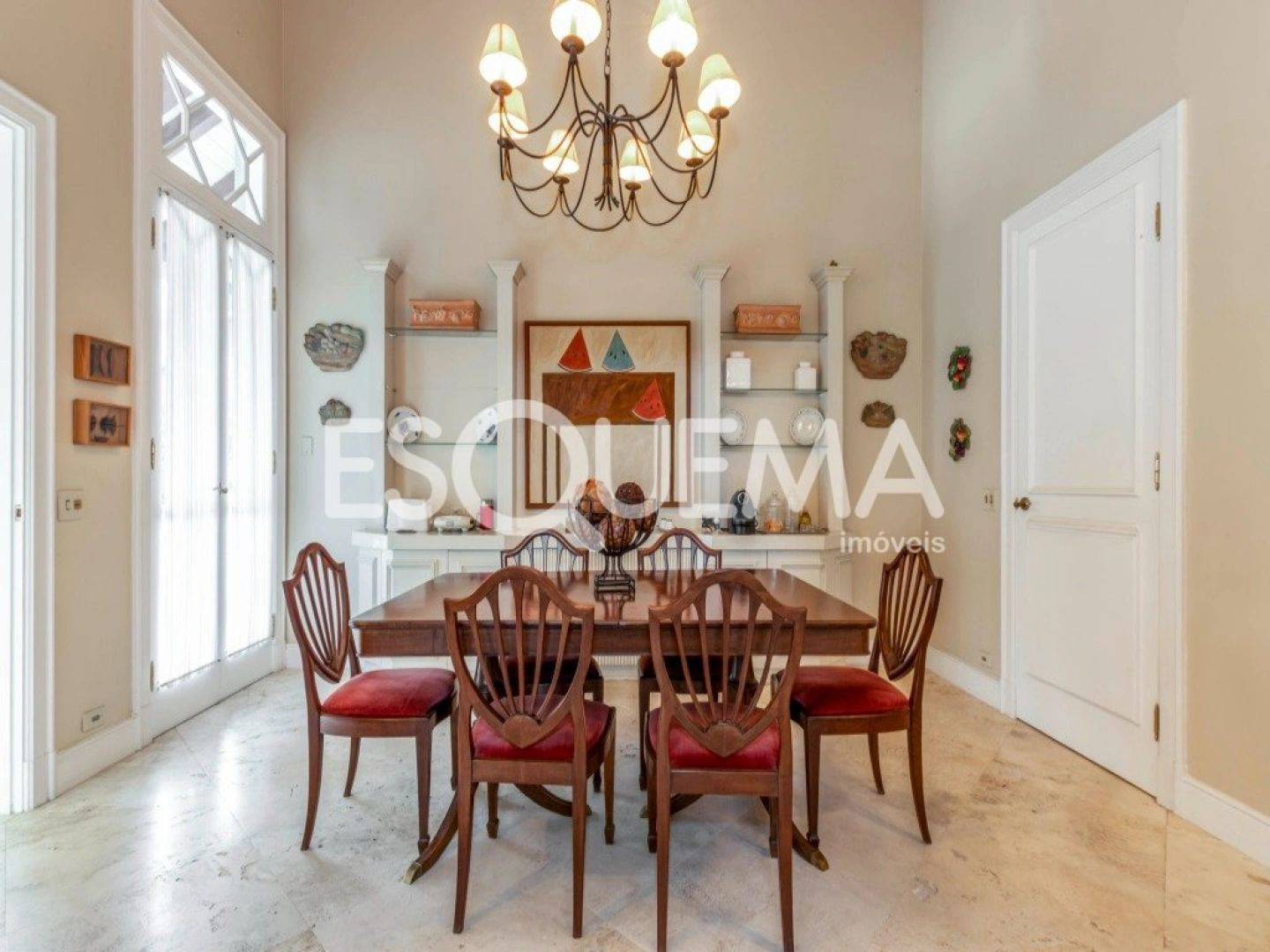 Casa com projeto de Marcos Tomanik, em rua fechada. - Imagem 12