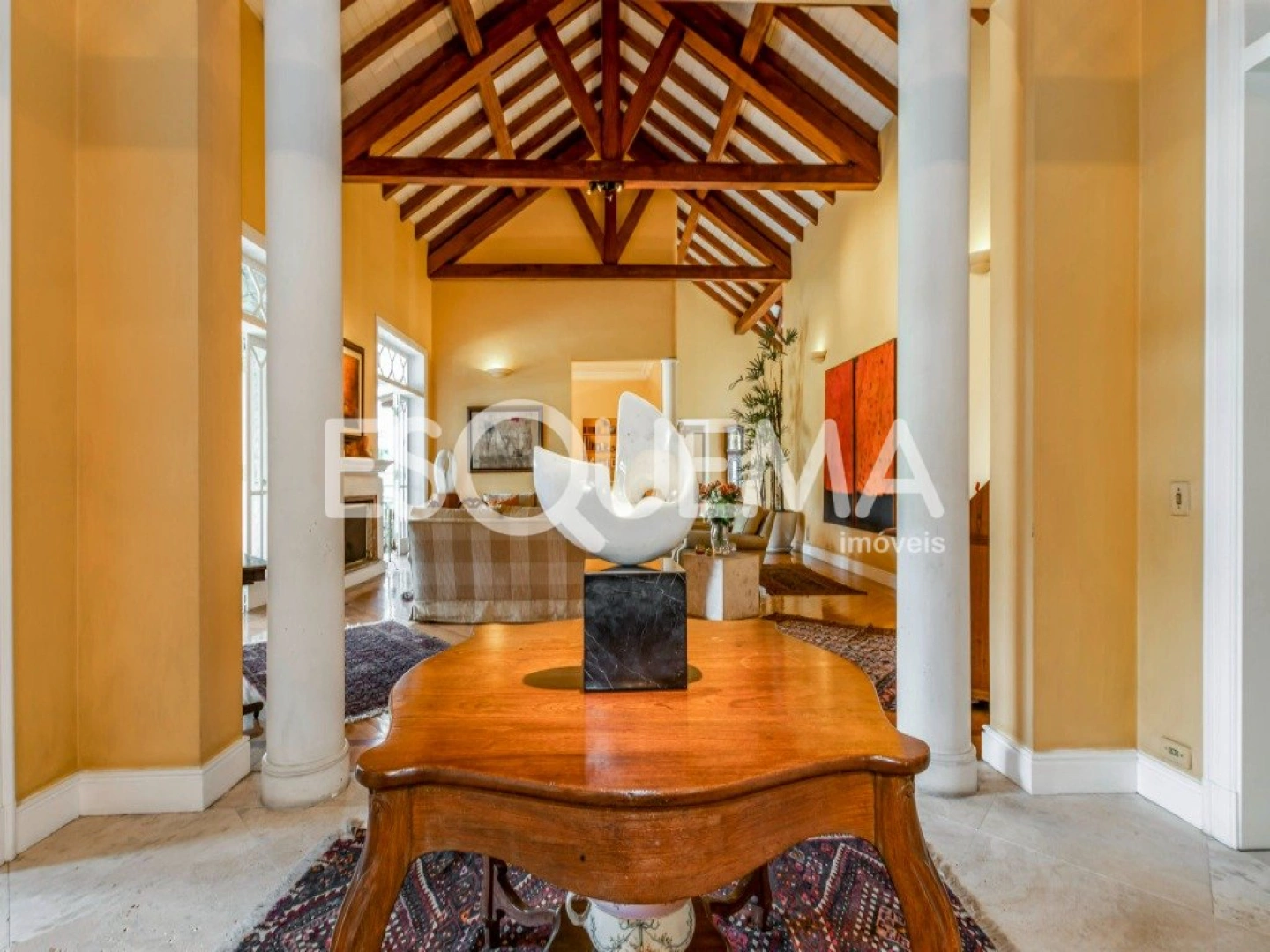 Casa com projeto de Marcos Tomanik, em rua fechada. - Imagem 9