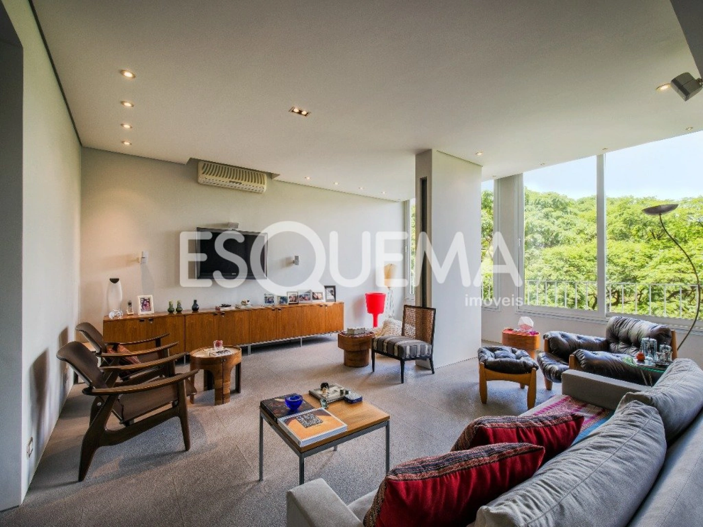 Apartamento reformado no Itaim, com vista aberta para o verde do Jardim Europa - Imagem 3