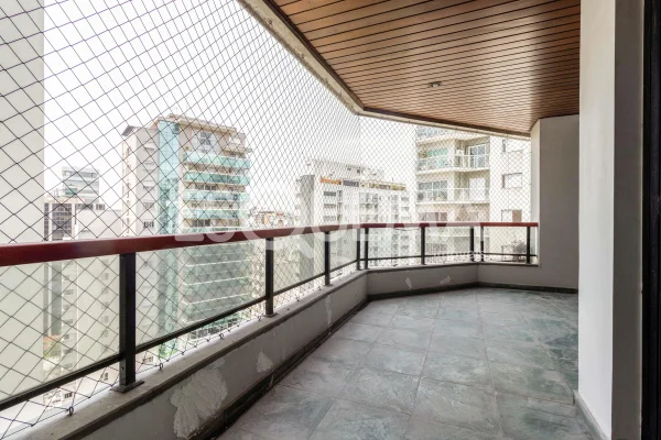 Apartamento espaçoso e bem localizado no Itaim Bibi